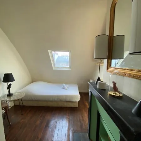 Amazing Near Pigalle Apartment *
